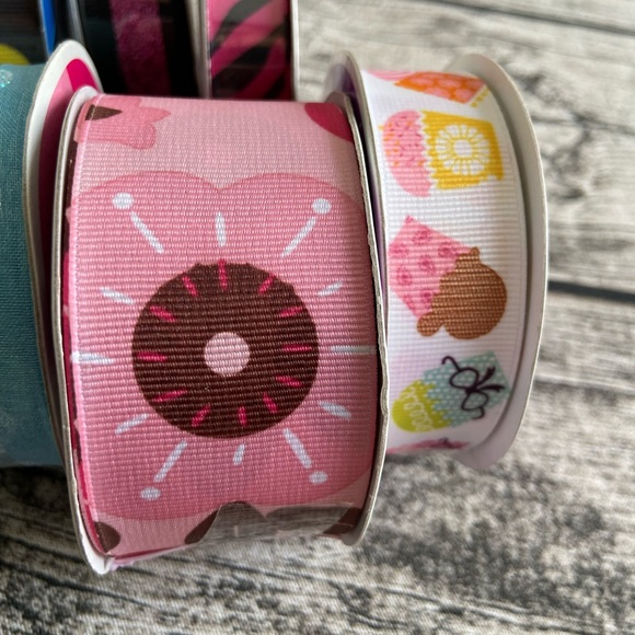 All x $25. NWT! Ribbon spools, different designs. New in packaging. $5 each - Picture 5 of 16